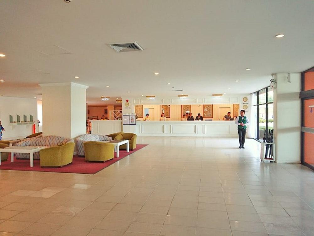 Ambassador City Jomtien Garden Wing Сатахип Екстериор снимка