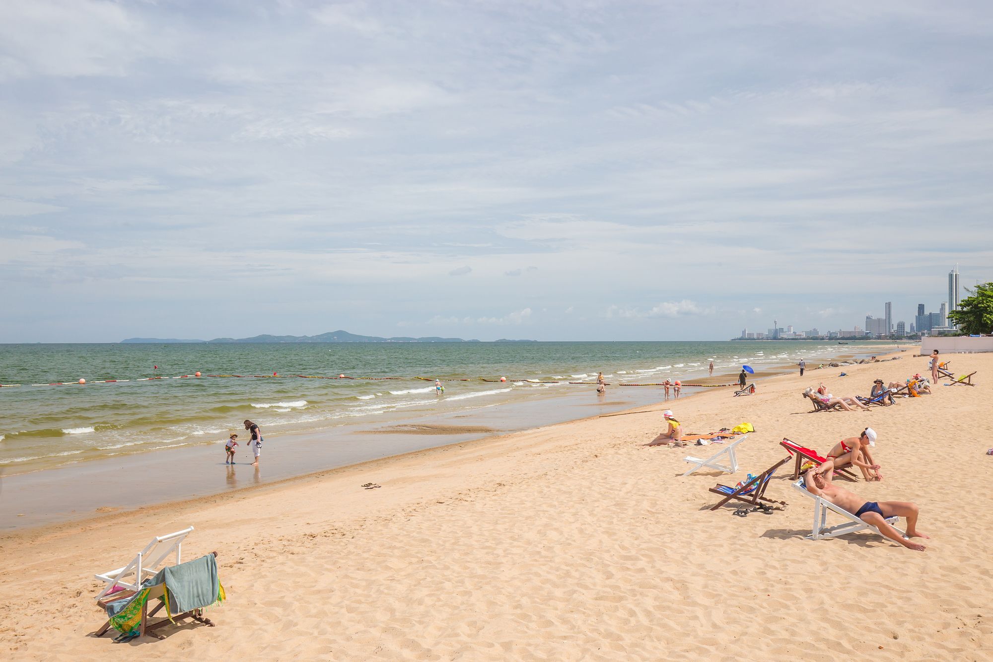 Ambassador City Jomtien Garden Wing Сатахип Екстериор снимка